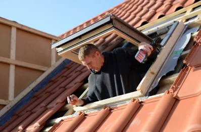 Pose de fenêtres de toit Velux à Tronsanges